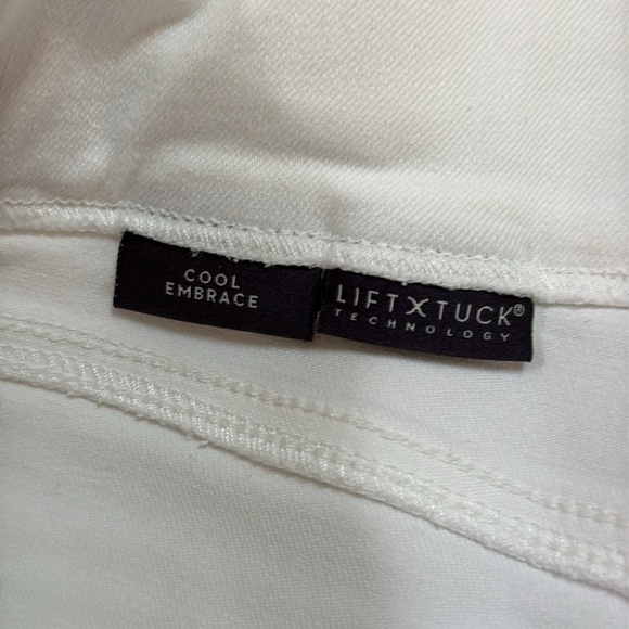 NYDJ White Cool Embrace Shorts size 10 - Picture 5 of 8